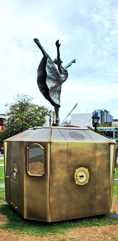 LindaPeters64's tweet photo. Music is a Universal Language
🎶 Chilliwack, a classic Canadian band
🎶 street musicians Québec City
🎶 Whimsical, giant music box "Lucia" combines classical music, sculpture, animation & dance, Montréal
🎶 Spoons made of Canaduan Maple
#Top4Music 🍁 #Top4Theme @obligatraveler https://t.co/yqMC8vAUOD