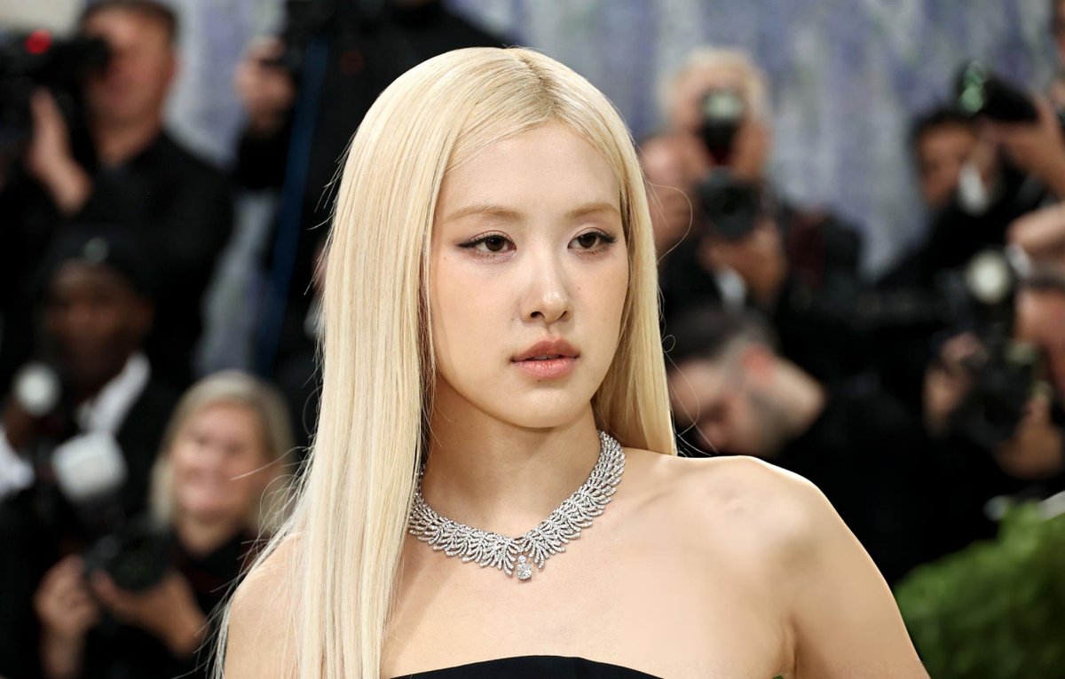 3amroses's tweet photo. still gagged, no one does it like rosé. https://t.co/ET95tIsoiz