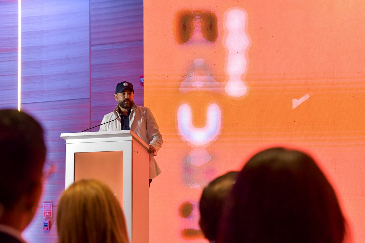 Luis Rodríguez tweet media