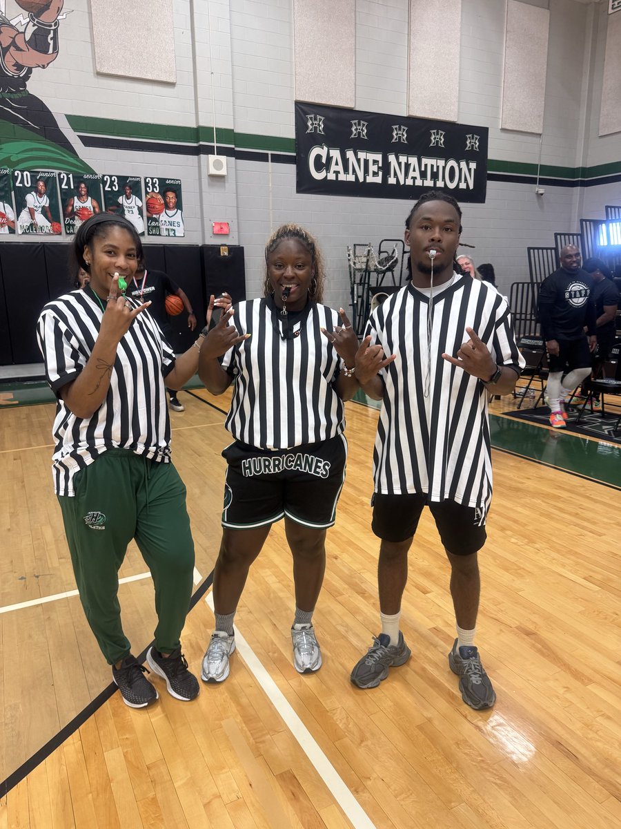 LadyCaneHoops tweet media