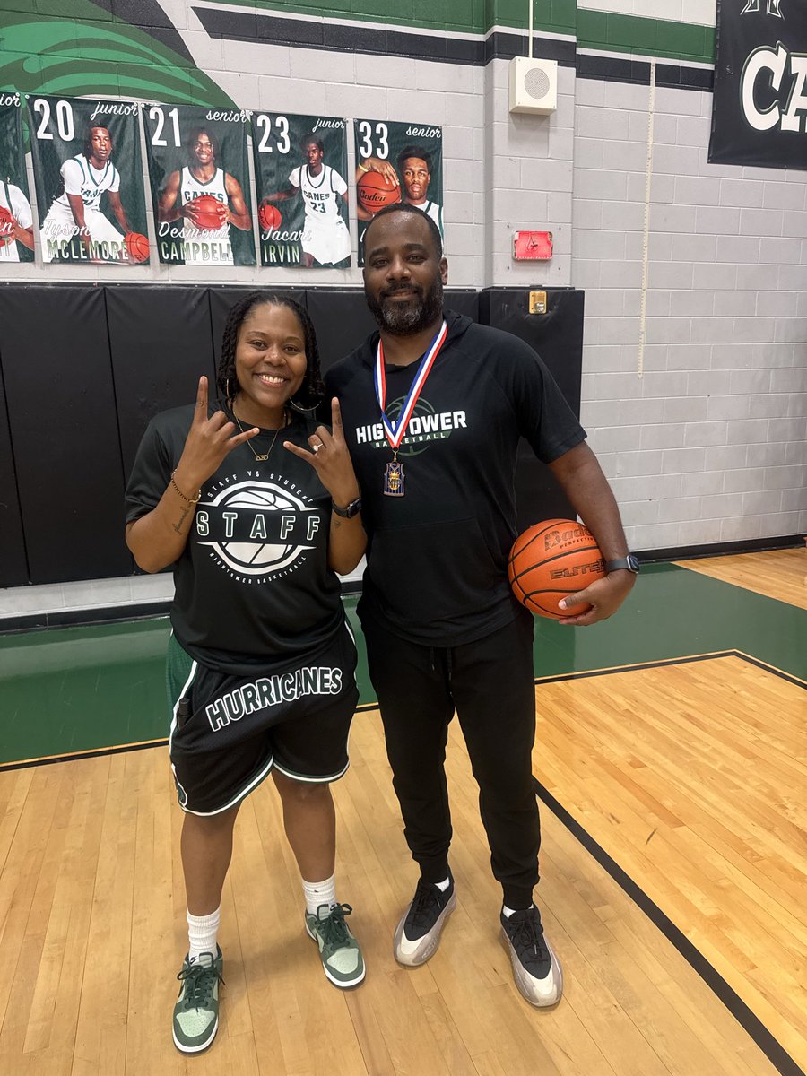 LadyCaneHoops tweet media