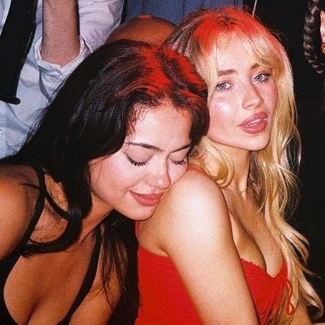 crybcits0ver's tweet photo. wait i lowkey miss sabrina &amp; nailea 😭 https://t.co/EhBoe5AGp4