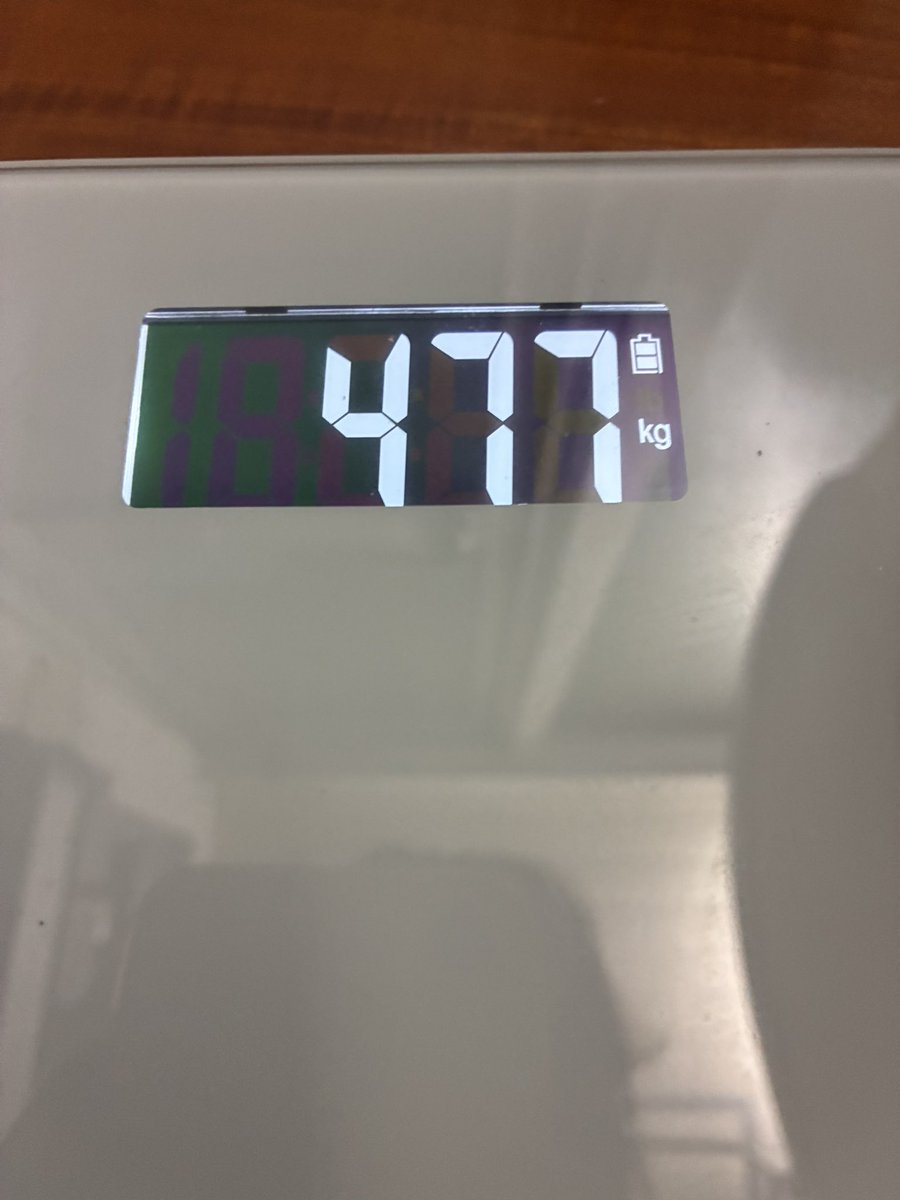 debeyy1118's tweet photo. 痩せるまであと129日✨

本日47.7kg
前回 48.6kg
前回比-0.9kg

朝ファス3日目、え！すごい記録でた！これ、落としたらキープするのが難しいんだよね😓
今日はチョコザップ行くぞー！
 #ダイエット垢
 #ダイエット垢さんと繋がりたい
 #ダイエット仲間募集中 https://t.co/gu8qFvXkpj
