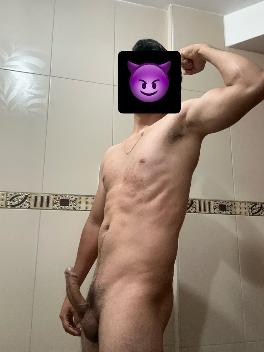 Mamberroib69's tweet photo. @edyyynev Que ganas de romper ese culo y escuchar como gimes de placer https://t.co/2qfroq6WdA