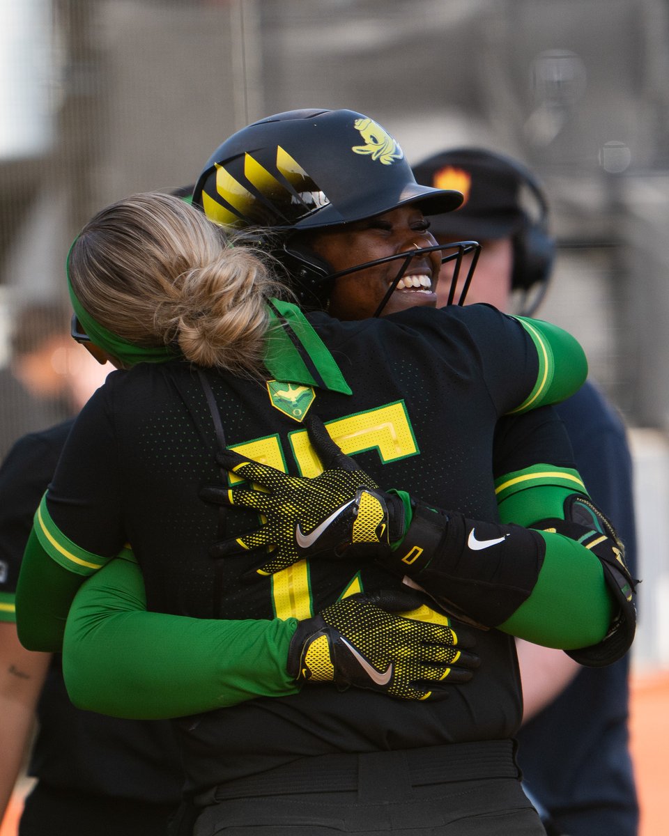 Oregon Softball tweet media