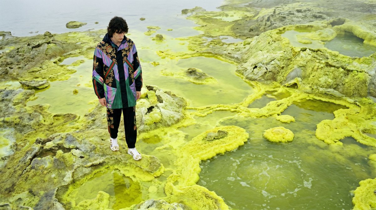 Sulfur-pool fashion frame from ai_artworkgen's Higgsfield workflow
