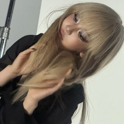 gigi vai ver o aespa!! tweet media