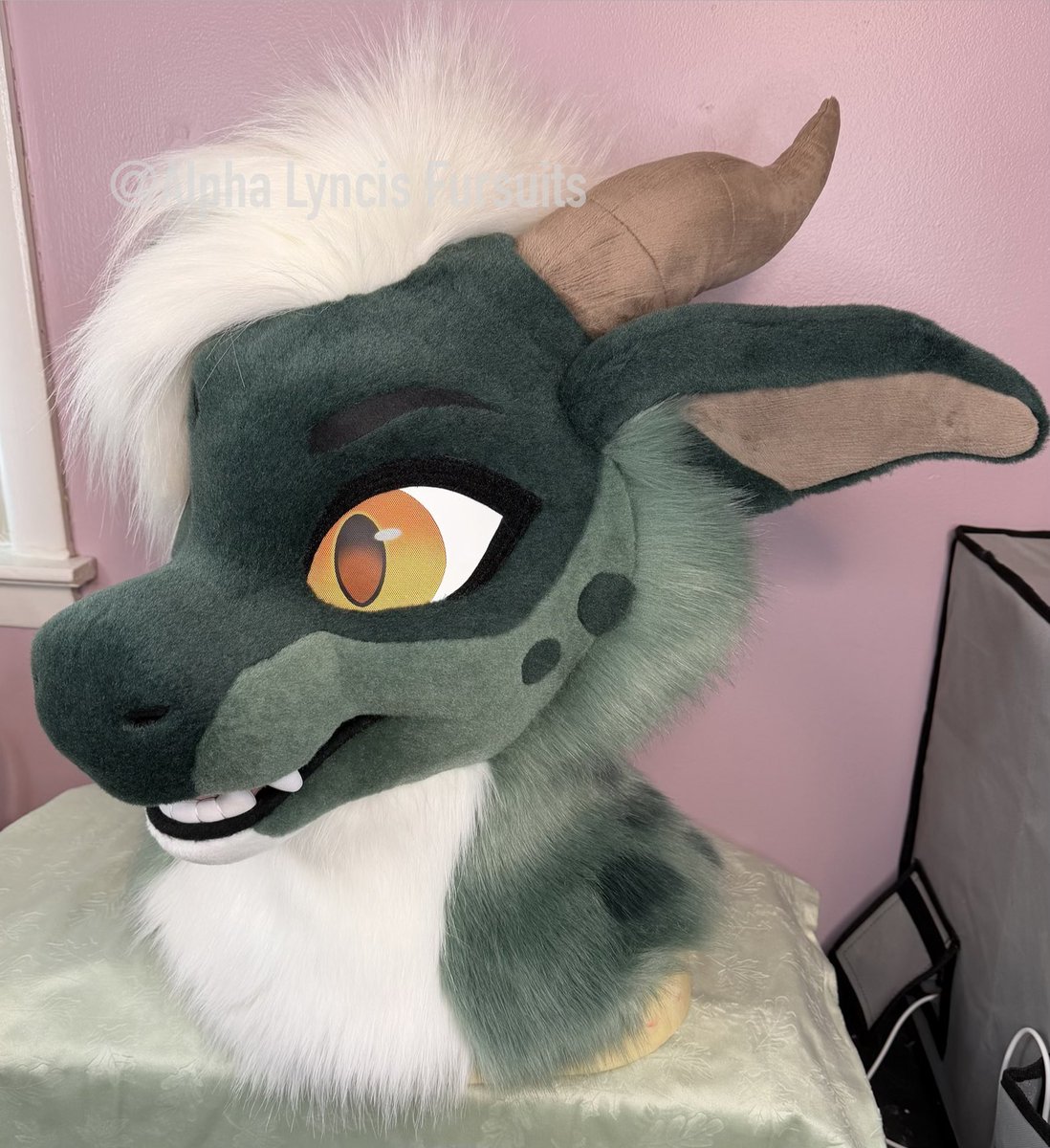 🌜Alpha Lyncis Fursuits🌛 tweet media