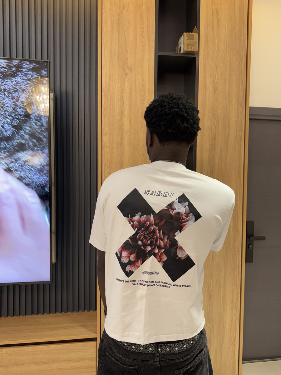 Black Stiches 🕸️ tweet media