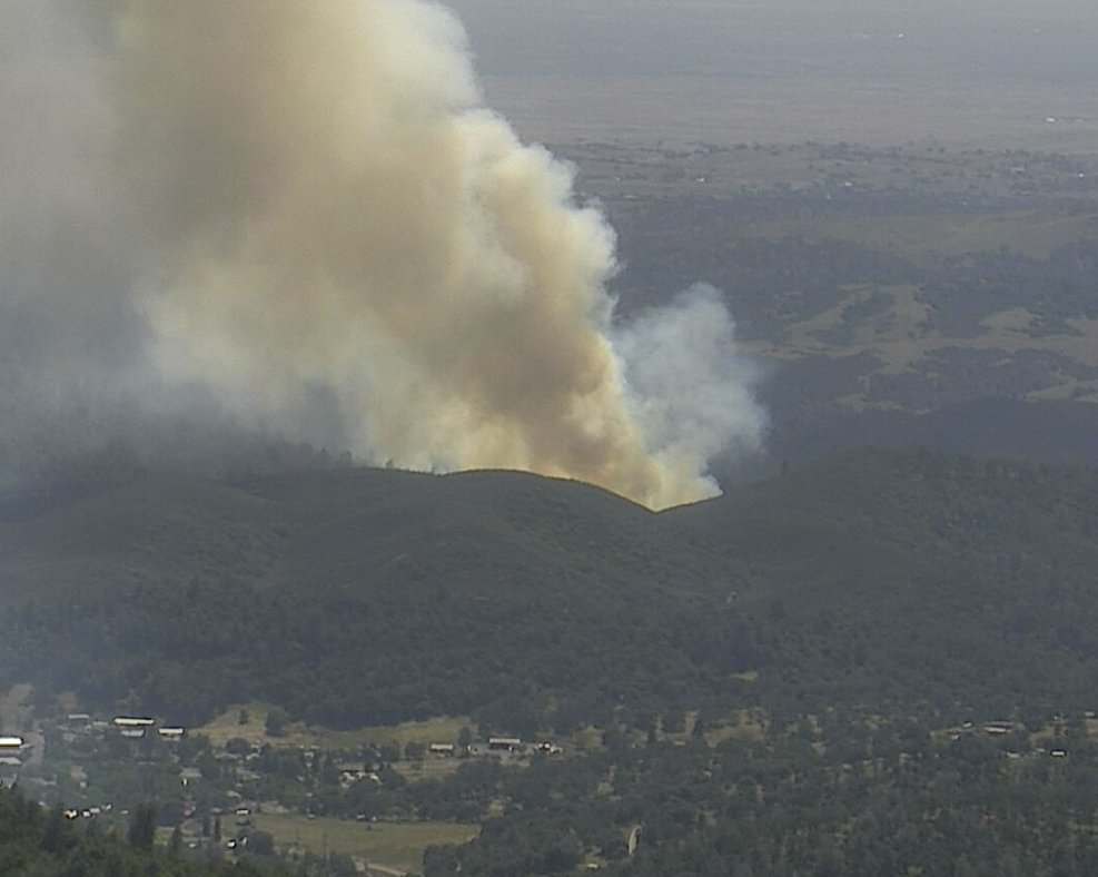mathias_he41002's tweet photo. #BendFire

Incident command has requested 2 additional hand crews, 2 additional water tenders, and 5 additional engines.  The fire is 10 acres burning upslope with difficult access.

Horseshoe Bend Recreation Area, Coulterville
Mariposa County, CA https://t.co/TmL0FMiOnW