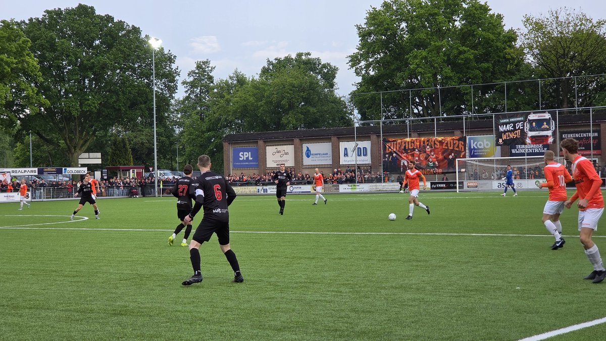 niek92jansen's tweet photo. โฝ Longa '30 ๐ VV Bennekom
๐
13-05-2026
โ๏ธ 4-5 (na verlenging)
๐ Districtsbeker Oost, finale
๐Sportpark de Nevelhorst, Didam ๐ณ๐ฑ
Bennekom wint de beker na een zinderende finale ๐คฏ๐งจ๐ฅ
#Longa30 #VVBennekom #Lichtenvoorde #Bennekom #Didam #Groundhopping https://t.co/ylUPQ84V00