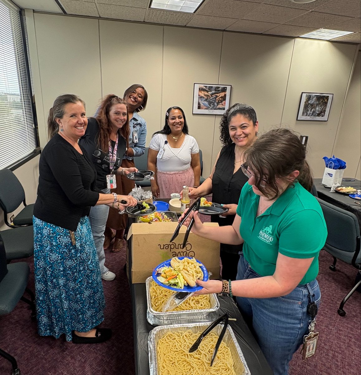 bonnietoffoli's tweet photo. Celebrating tonight with our Induction Facilitators! We are so thankful and for you. ☺️You are an amazing support for all of our new teachers! @OCPSRED @OCPSnews @RobBixler_OCPS @kwani_woods https://t.co/iH1ucTHtfc
