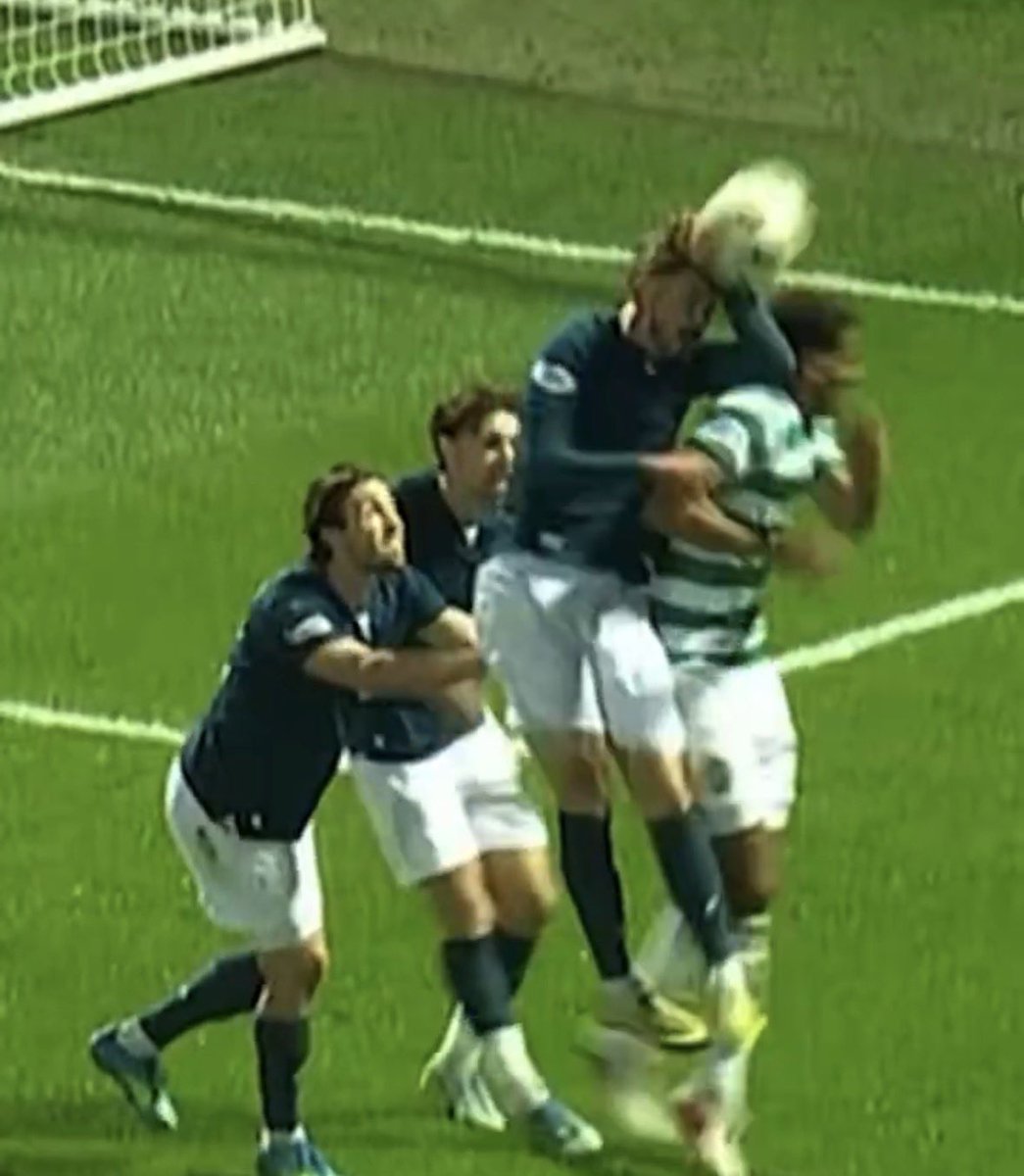 EamonRea9's tweet photo. @GaryLineker We will blow it up sure and forget it’s handball then Gary. Sound aye. HH☘️ https://t.co/bg7HAcdrbp