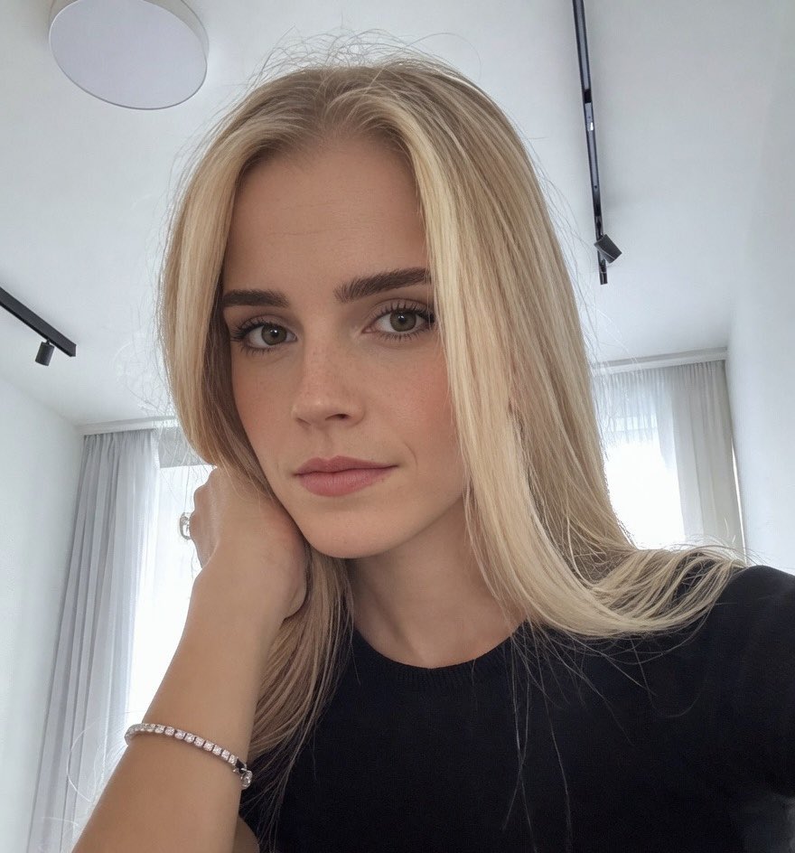 EmmaWatson Private tweet media