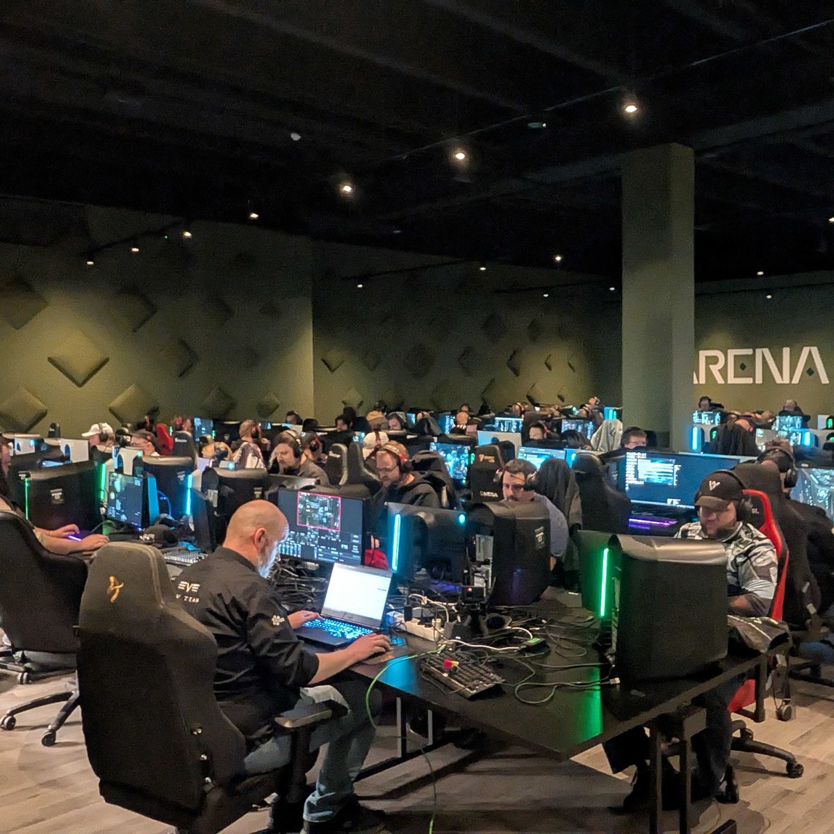 EVE Online tweet media