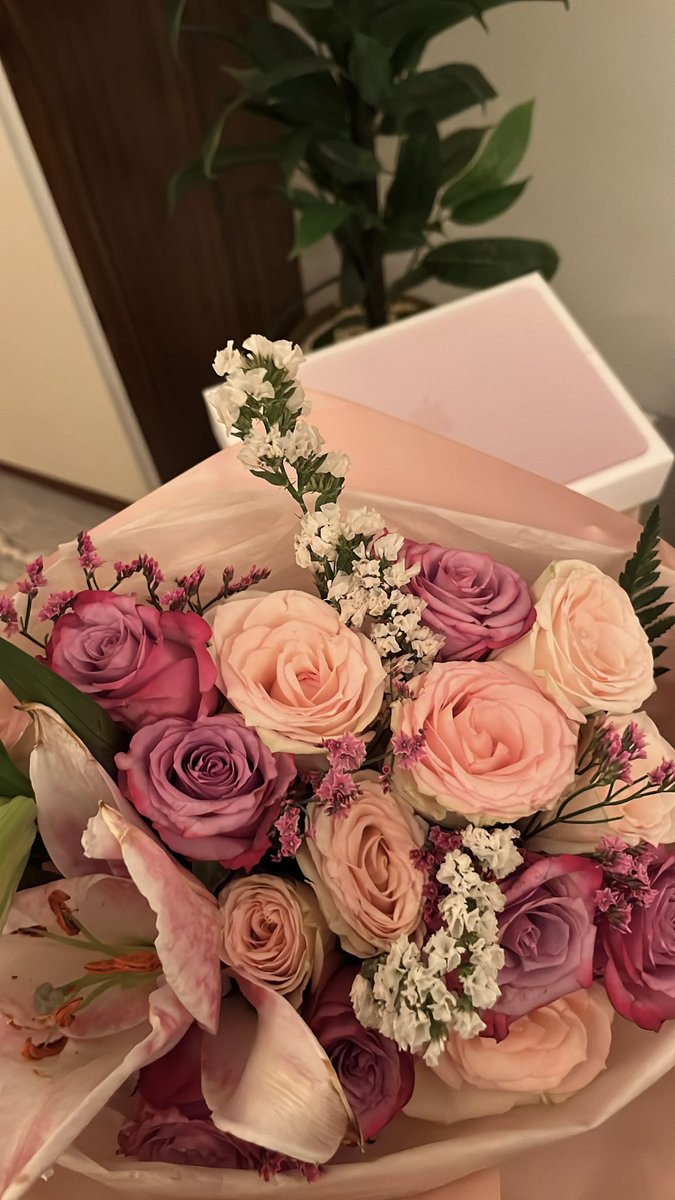 Purreee0's tweet photo. لو تشبهين الورد يبقى الاختلاف 
 الورد يذبل وانتِ دايم فاتنه https://t.co/8UL9RKT5NG