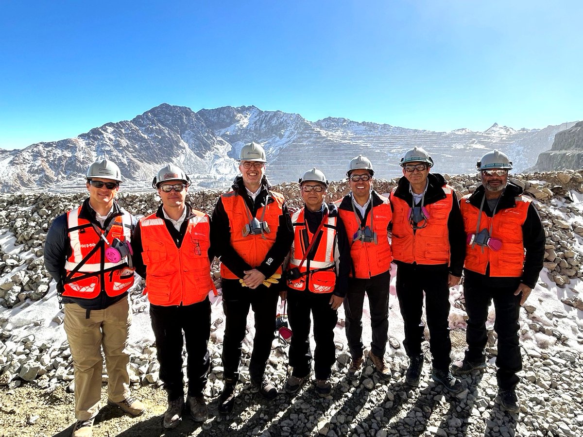 JapanEmb_Chile's tweet photo. ⛰️Embajador SONE✨en #LosBronces
12/5 El Embajador SONE visitó la mina Los Bronces,de Anglo American Chile, faena minera enfocada en construir un sistema de extracción y suministro sostenibles🌎dada su responsabilidad como proveedor de cobre🪙y donde también participan empresas🇯🇵 https://t.co/x8FrP0s65z