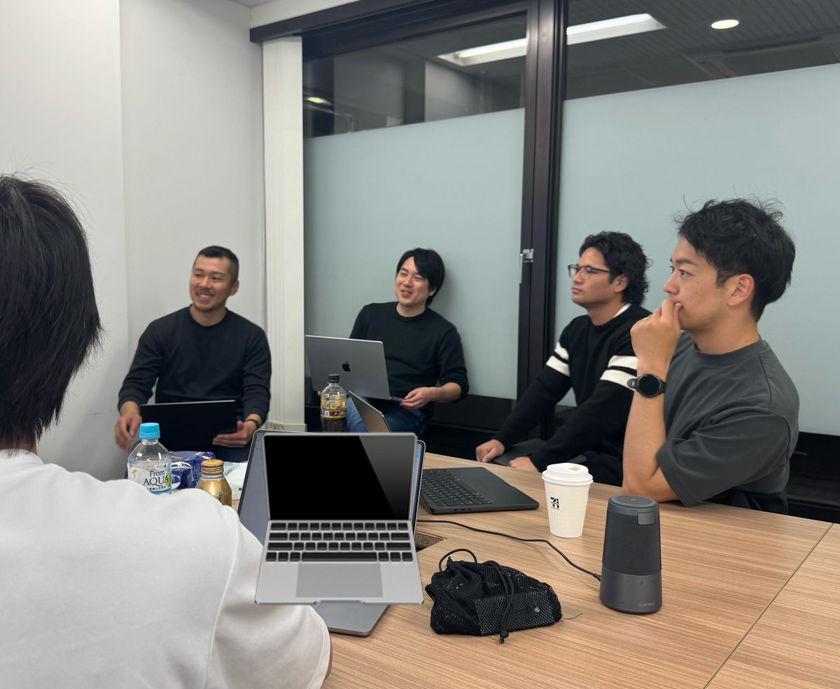 FivotRecruit's tweet photo. Fivot会当日の午前中には、
「2025 ゆるく振り返り会」も開催！✨

Fivotは3月末決算！決算期の変わり目にあたり、2025年度を振り返りました👍🏻

遠方メンバー含め、全社員が出社する機会だからこそ、
こうした場も大事にしています🙌
#Fivot #IDARE #FlexCapital #Fivot会 https://t.co/SJrsoQ6uc0