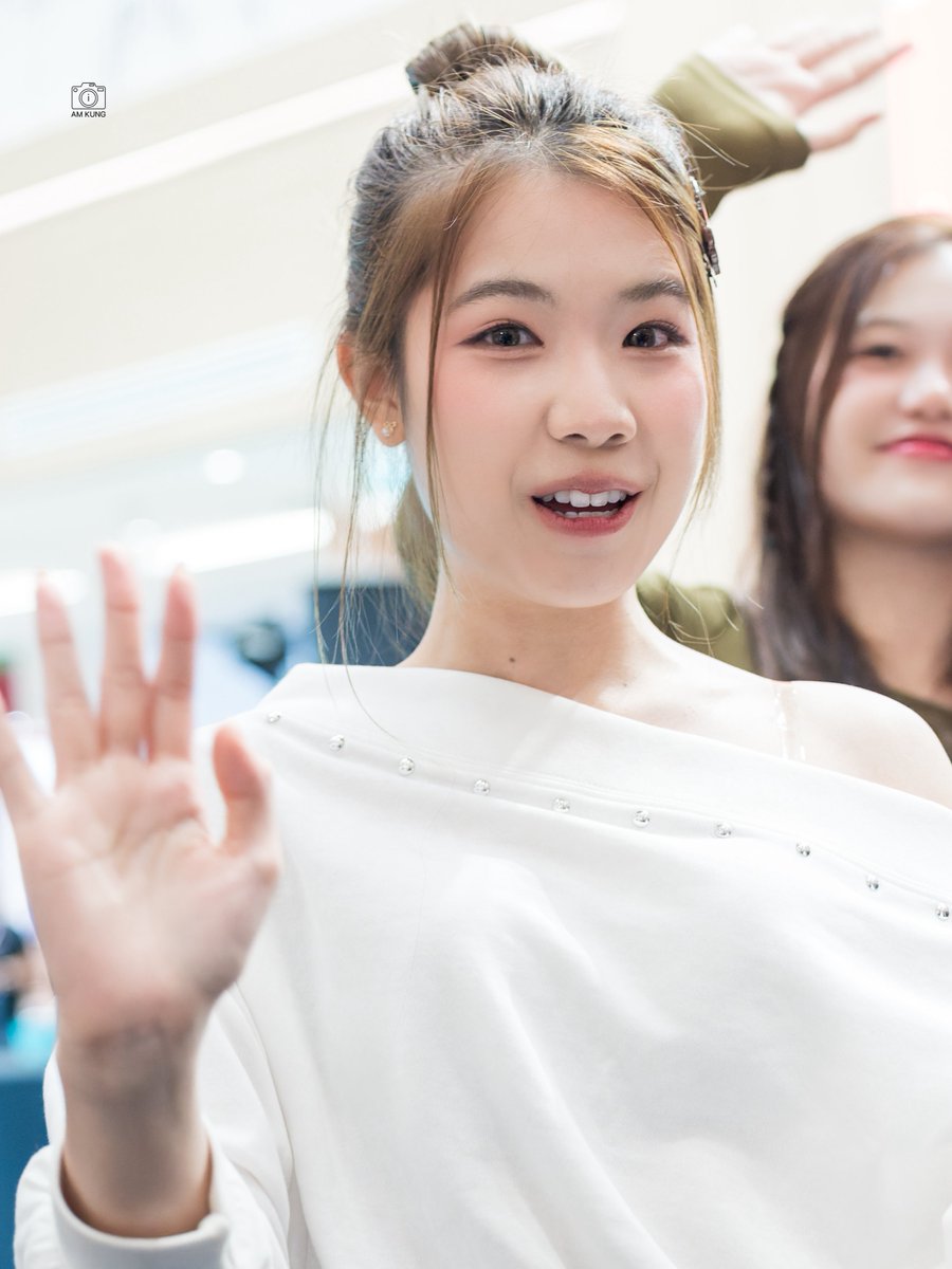 iAmKung48's tweet photo. เอลฟ์

🗓️ 2026-05-02 📍Central Chiangmai Airport
#CGM4810thSINGLE “ได้(ด้าย)ไหม”
Roadshow Mini Concert &amp; Group Hi-Touch
&amp; ฮับขวัญน้องหล้า CGM48 5th Generation
#ElseCGM48 #CGM48 https://t.co/dN6yeGrk7i