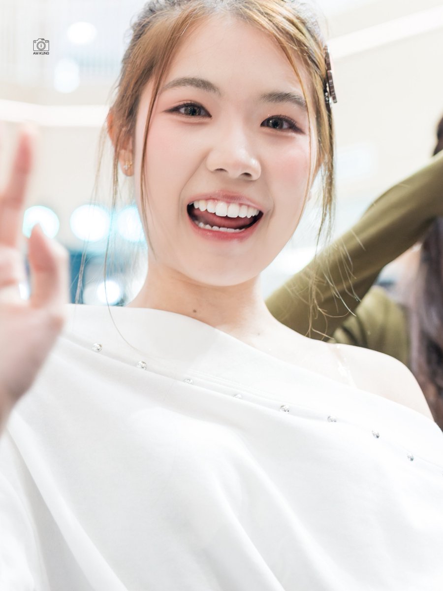 iAmKung48's tweet photo. เอลฟ์

🗓️ 2026-05-02 📍Central Chiangmai Airport
#CGM4810thSINGLE “ได้(ด้าย)ไหม”
Roadshow Mini Concert &amp; Group Hi-Touch
&amp; ฮับขวัญน้องหล้า CGM48 5th Generation
#ElseCGM48 #CGM48 https://t.co/dN6yeGrk7i