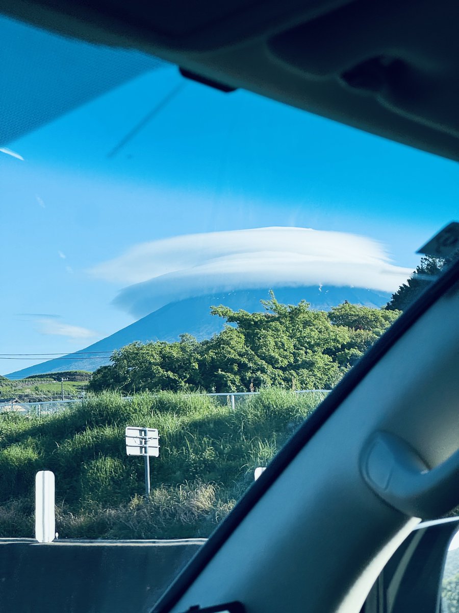 TeslaVFX's tweet photo. 富士山🗻 https://t.co/MoNu2TrzEM