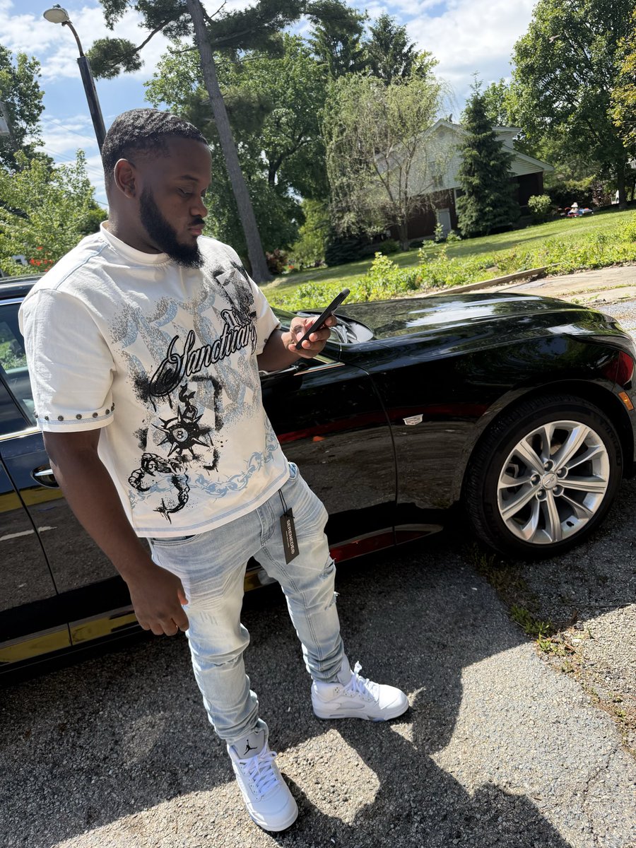 Dee23Tee's tweet photo. 🦍🦍Ⓜ️ https://t.co/vk4mBdIJpH