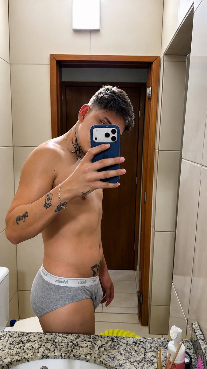 DuarteThacio's tweet photo. De frente ou de costas?👀 https://t.co/F07JvQkcNq