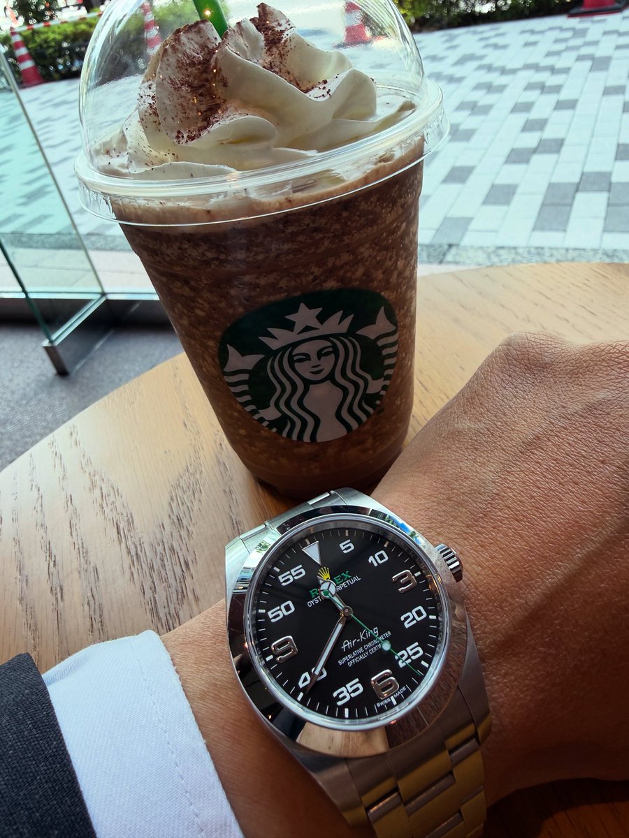 lazukik80's tweet photo. ランチタイム☕️
#116900
#airking
#エアキング
#rolex
#ロレックス https://t.co/U2KM02rCur