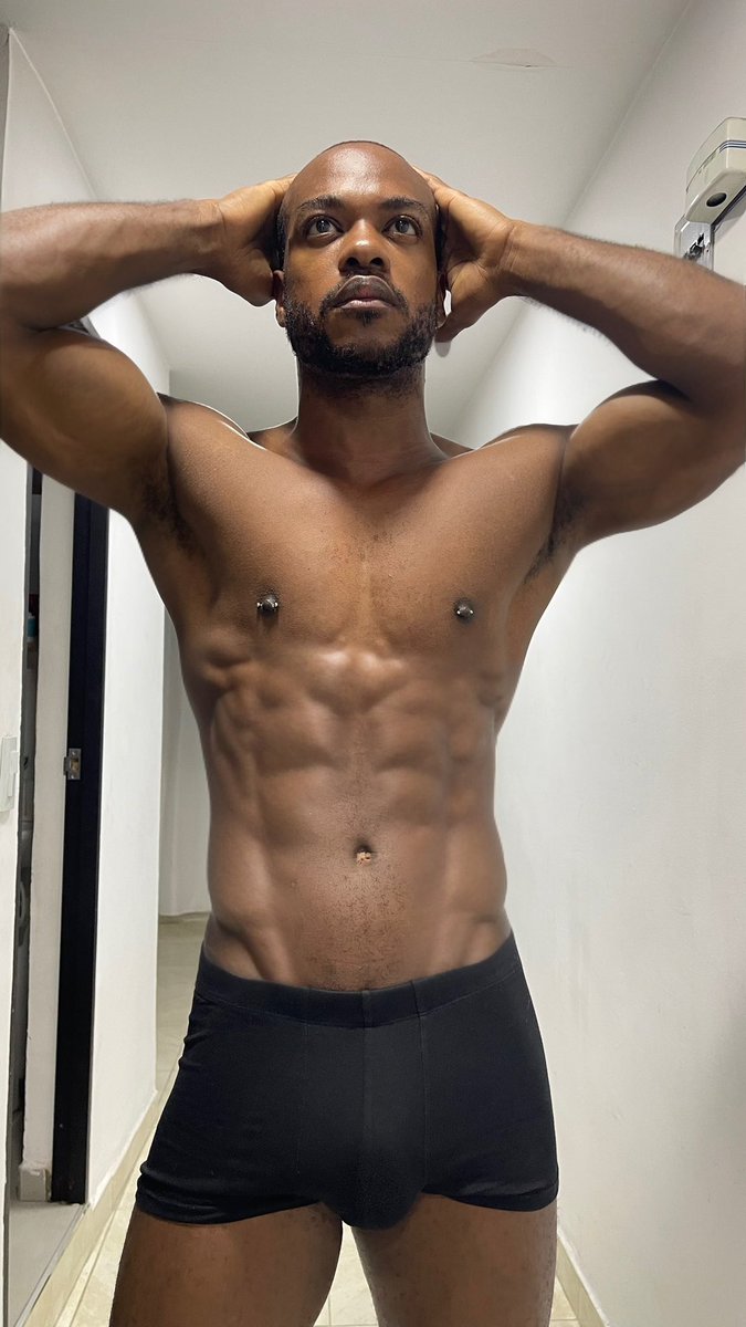 Dams5's tweet photo. Don't cha wish your boyfriend was hot like me? https://t.co/EKCiZsce2D