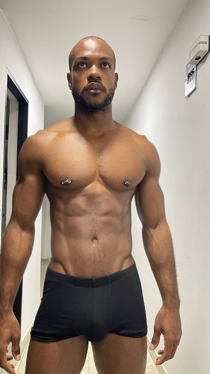 Dams5's tweet photo. Don't cha wish your boyfriend was hot like me? https://t.co/EKCiZsce2D