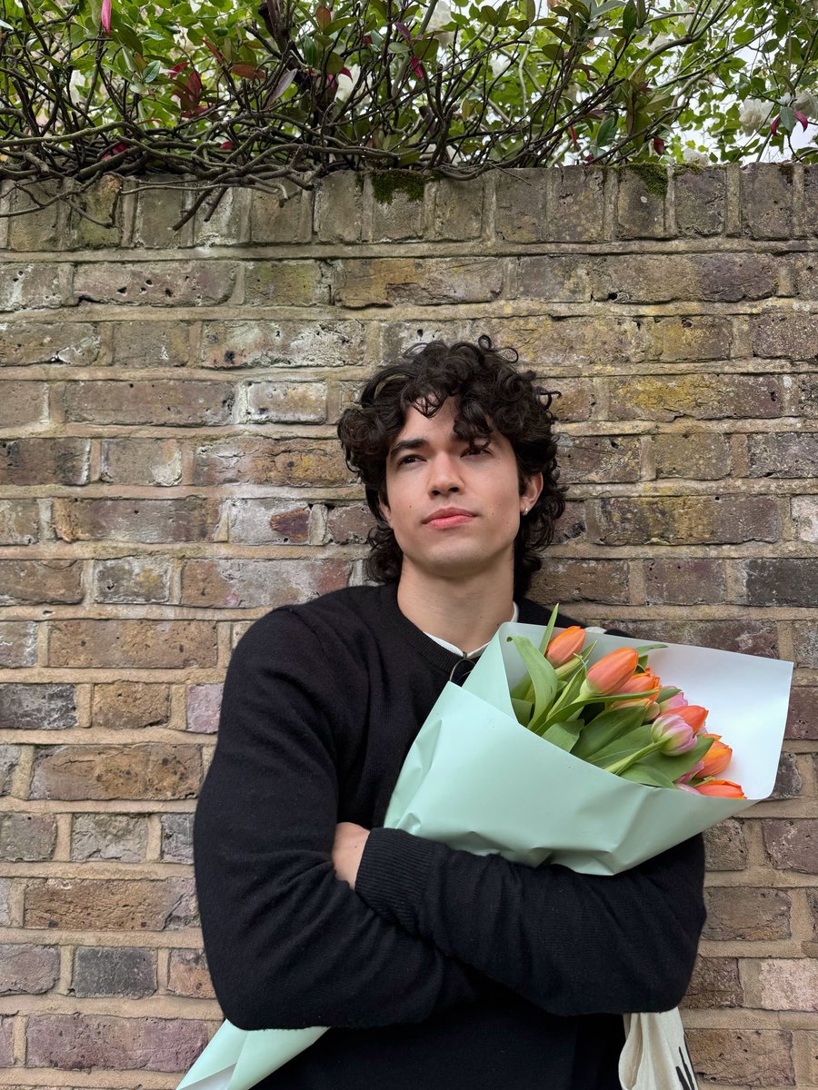 conangrayjp_'s tweet photo. UKでの公演を終えて #コナン・グレイ がInstagramを更新🆙✨

「I ♥️ UK」

ファンとの距離の近さや、
コナン自身がツアーを心から楽しんでいる様子が伝わってくる投稿です🥹📸 https://t.co/LLtlUSZ6lI