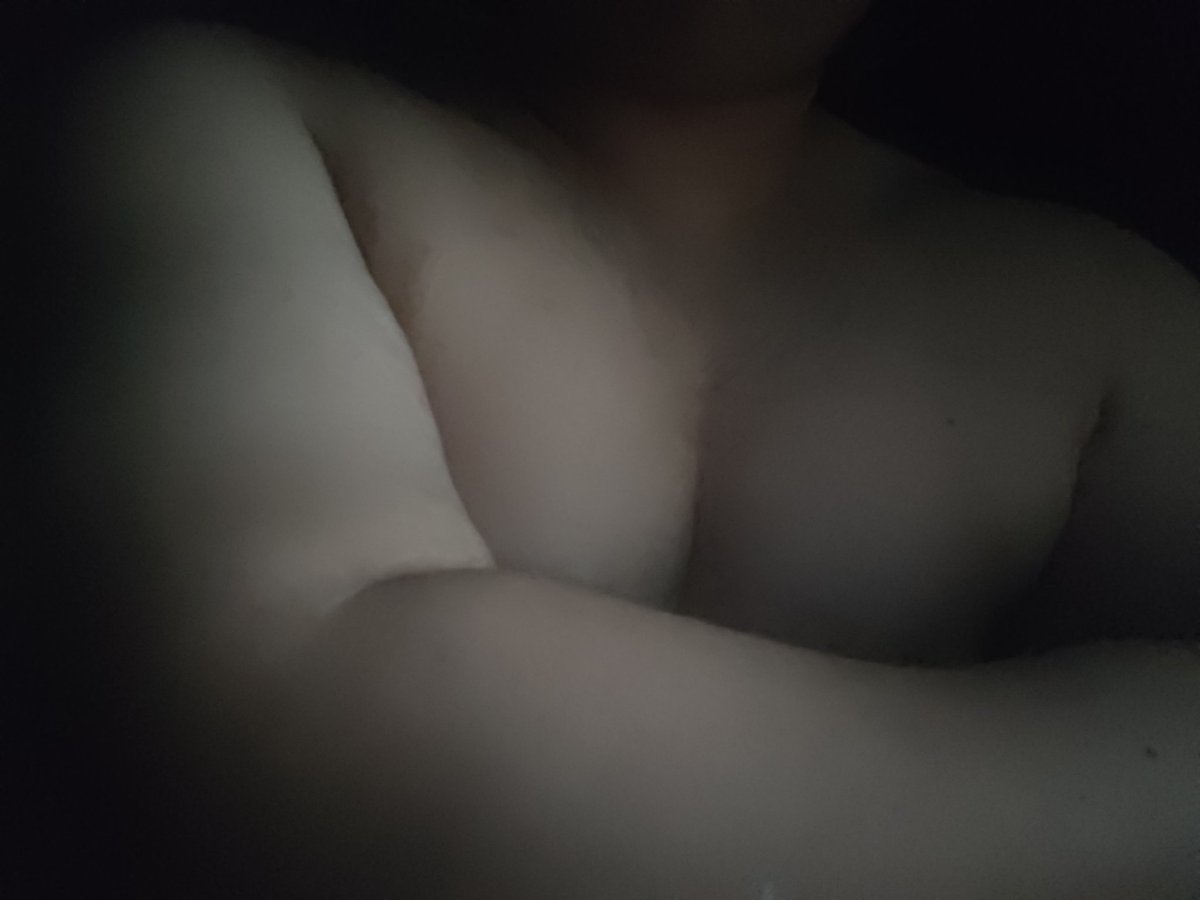 TorachenX's tweet photo. 这个月也是正式练满一年了，可惜体脂有点高，得想办法减一点 https://t.co/v8ri4mEGFI