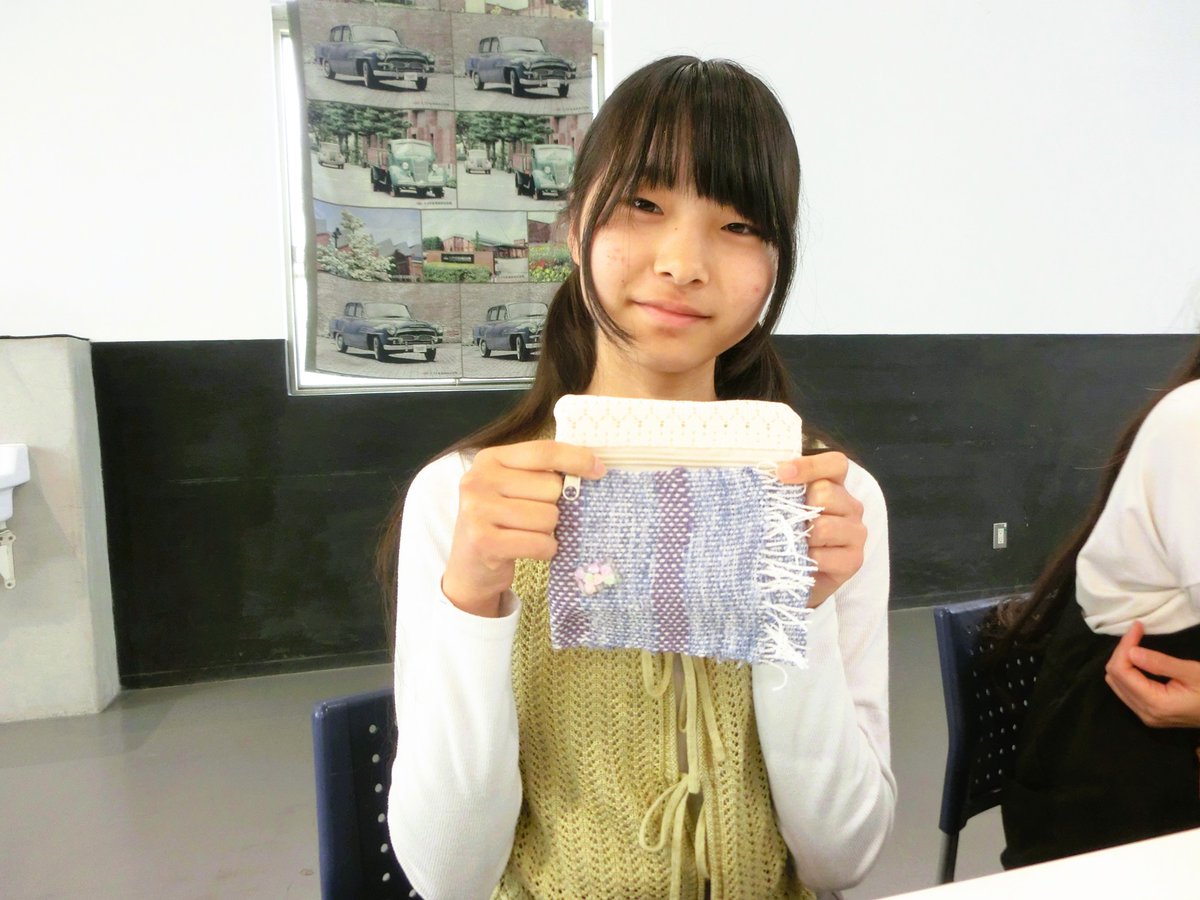 TCMIT_PR's tweet photo. 【週末 #ワークショップ 】

4月12日（日）に、ワークショップ「手織り布で移動ポケットを作ろう」を開催しました。
https://t.co/ghu26rGBUj

子どもたちは、織る糸や色を切り替えながら丁寧に織り進め、更にボタンなどで飾りつけ、可愛らしいポケットを作り上げていました🧶 https://t.co/fJQOr9VO51