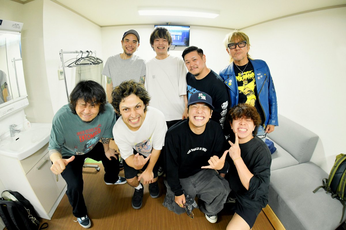 jungray's tweet photo. 【Ken Yokoyama】
"The Ballad Of Punkamania Tour”
@ 名古屋DIAMOND HALL
Photo by Yasumasa Handa @H_and_A
#KenYokoyama #FIVESTATEDRIVE https://t.co/ODf1xqTwCo