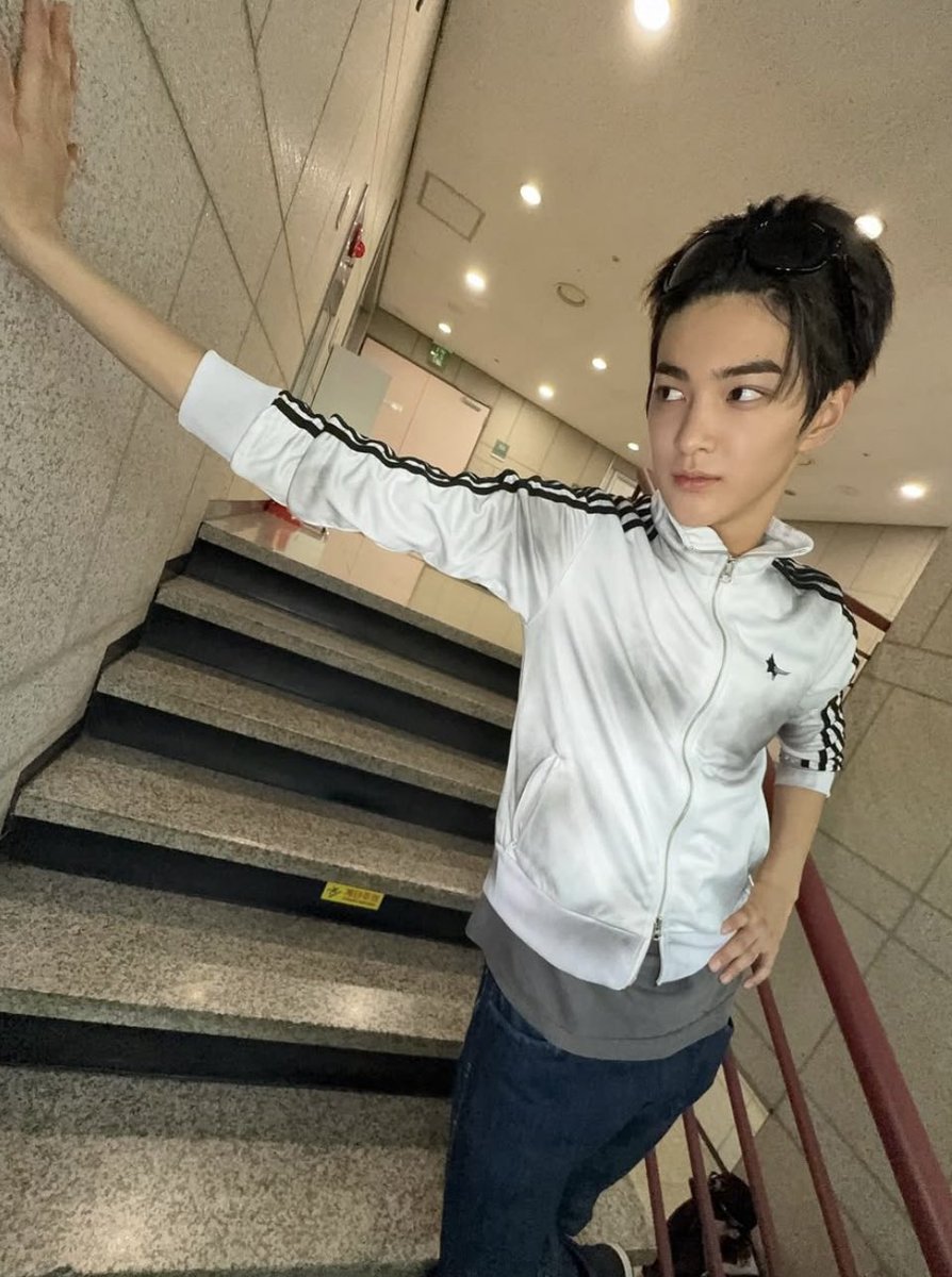 kkeoonho's tweet photo. @hanmnipham https://t.co/smgjuRe49j