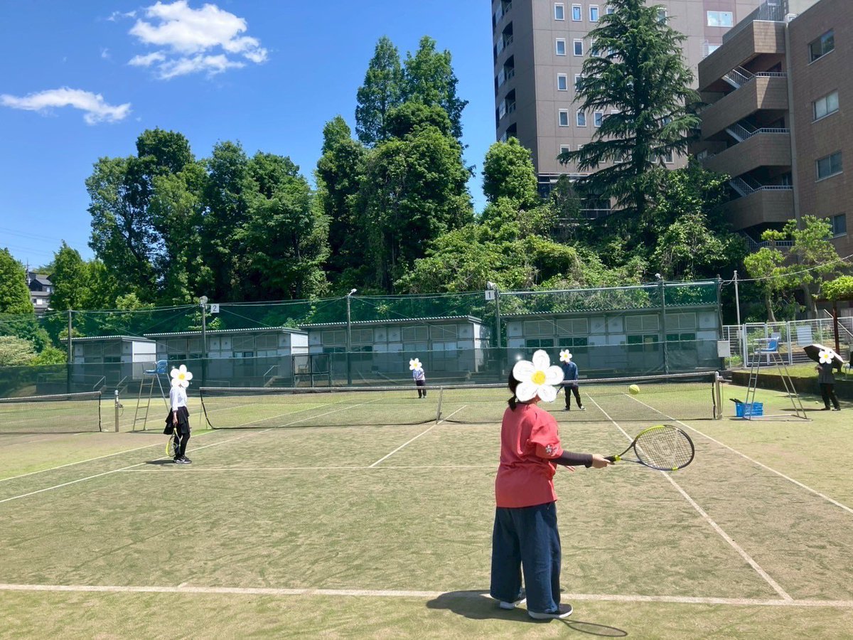 friendlyplace24's tweet photo. ✨【イベント報告】🎾

5月の10日に特別イベント｢ボードゲーム&amp;テニスSP｣を行いました‼️テニスは初めての試みでしたが晴天にも恵まれ良いゲームになりました✨✨

#和光大学 #サークル https://t.co/BSpnYXek6t