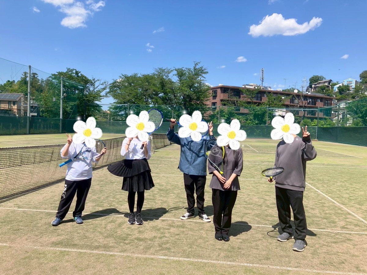 friendlyplace24's tweet photo. ✨【イベント報告】🎾

5月の10日に特別イベント｢ボードゲーム&amp;テニスSP｣を行いました‼️テニスは初めての試みでしたが晴天にも恵まれ良いゲームになりました✨✨

#和光大学 #サークル https://t.co/BSpnYXek6t