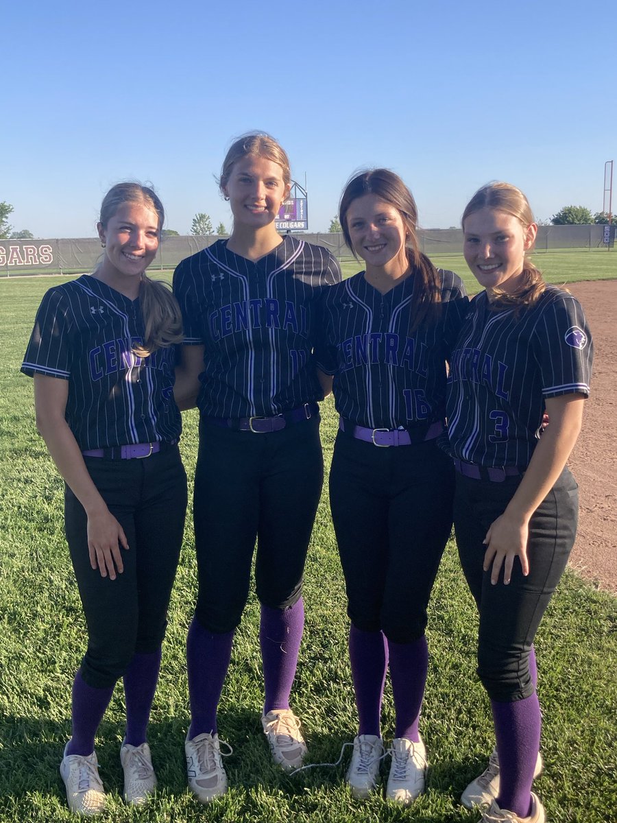 c3entralsb's tweet photo. Congratulations to our Seniors and their Parents! Amazing young ladies (on and off the field) with bright futures ahead of them. 🥎 https://t.co/uanu2wE0Ix