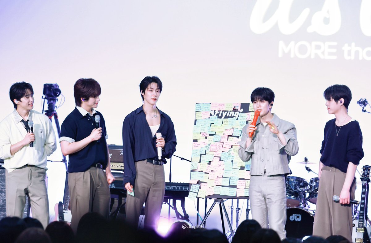 양념치키 tweet media