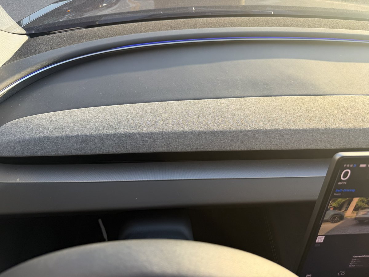 BLKMDL3's tweet photo. Retrofitted the Carbon dash from the Model 3 Performance into my Premium Model 3, such an improvement. https://t.co/R1P5n3shzg