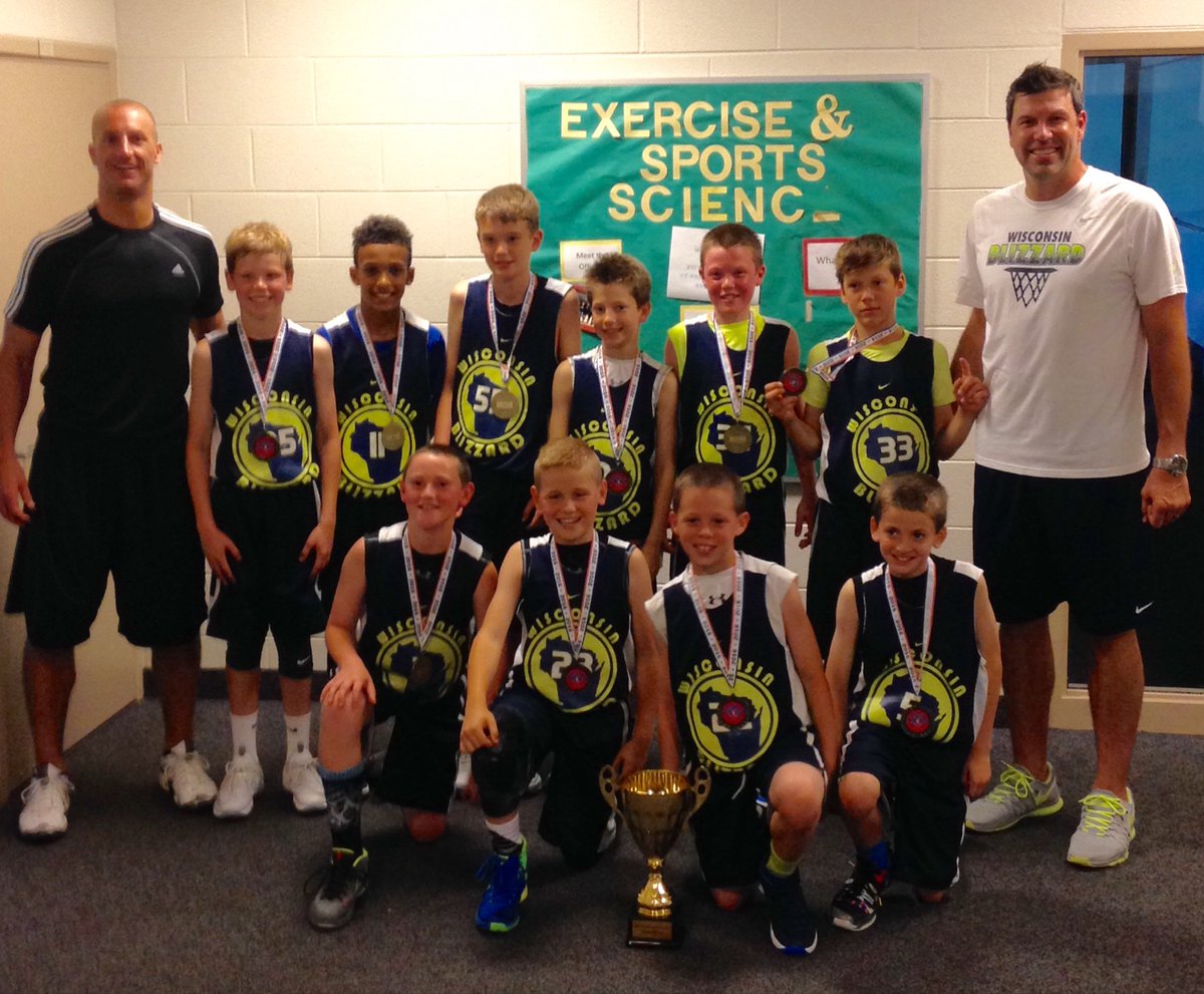 Blizzard2024's tweet photo. @WI_Blizzard @BenSteeleMJS Here are a couple from 4th grade. Same crew both years, just a couple kids missing in the 5th grade GNBA pic. https://t.co/SLkMiT7boA