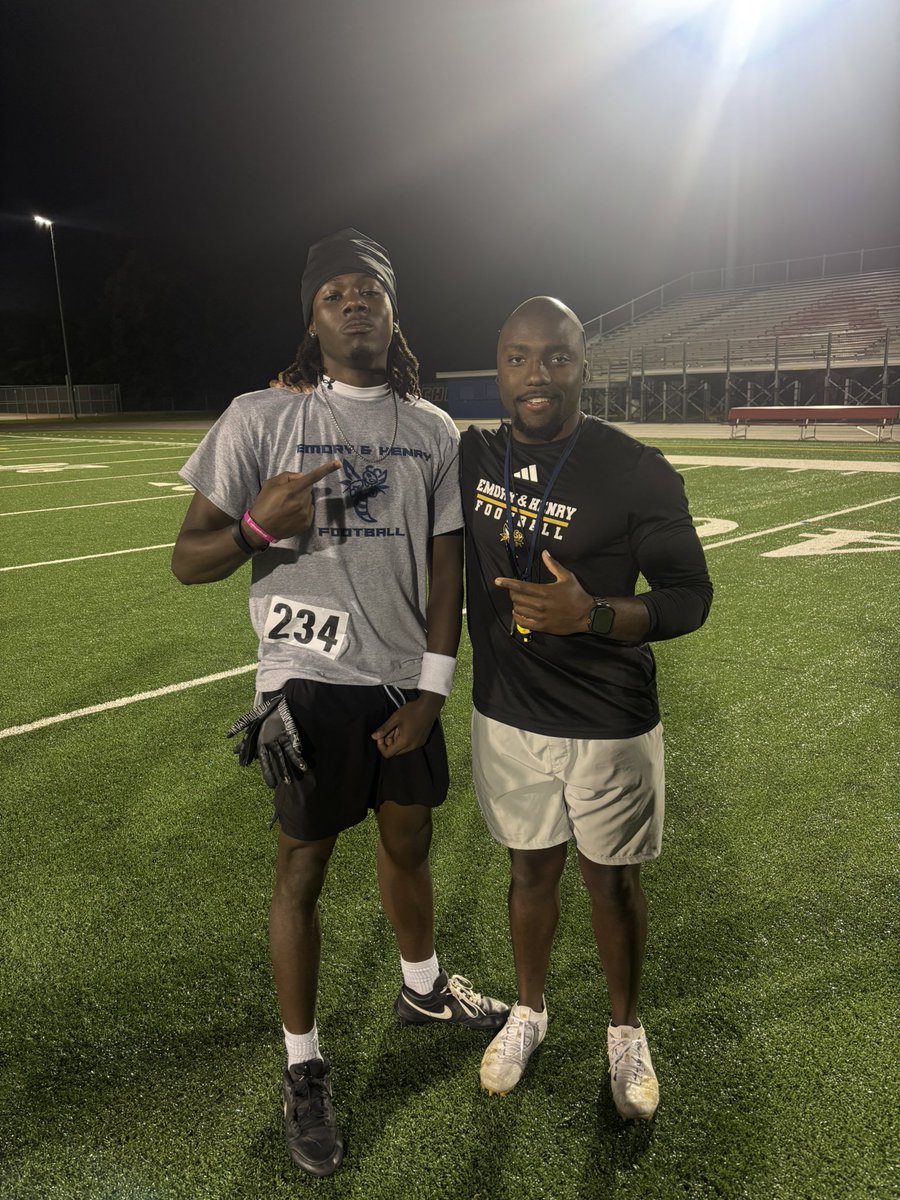 remilynch2027's tweet photo. Had a wonderful time at @EmoryHenry_FB Camp Tonight. Thank you to all the coaches for taking time to watch me showcase my skills. @CoachQHunter @CoachEasley__ @coach_huntd @CoachDJack8 https://t.co/5mEPyVknoE