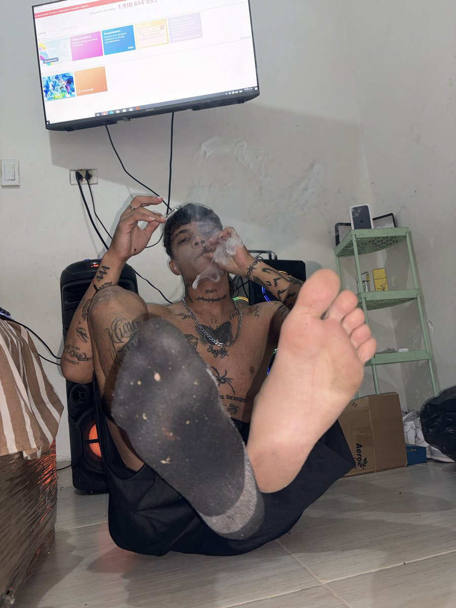 GODHANS111's tweet photo. Pay and open the AnyDesk to drain yourself!๐ฅ๐ฆถ๐ป๐น
#Findom #poppers #latino #csshmaster https://t.co/9ecYnUJSNt