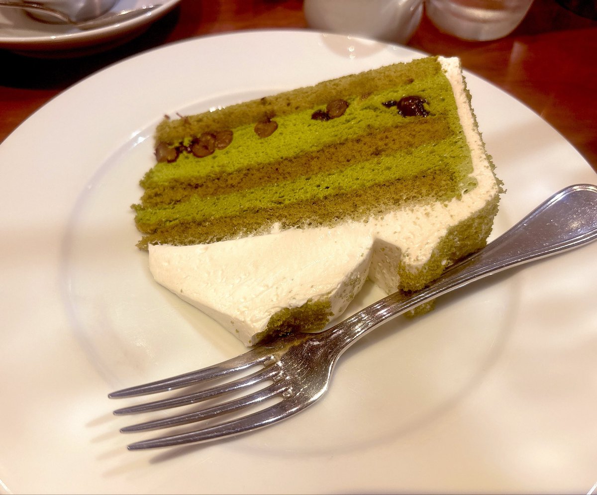 fleurir08's tweet photo. 抹茶ケーキ https://t.co/gHCCbMapSj
