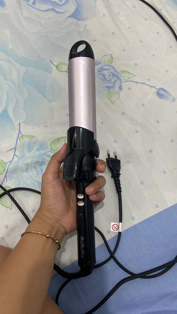 wihdatul2's tweet photo. Wts catok curly babylish!!

-32 mm
-Good condition
-Garansi Onn
-Bisa oyen🍊

Dijual karna plat nya kegedean di rambut aing yang pendek https://t.co/Dd1G5kq4EV