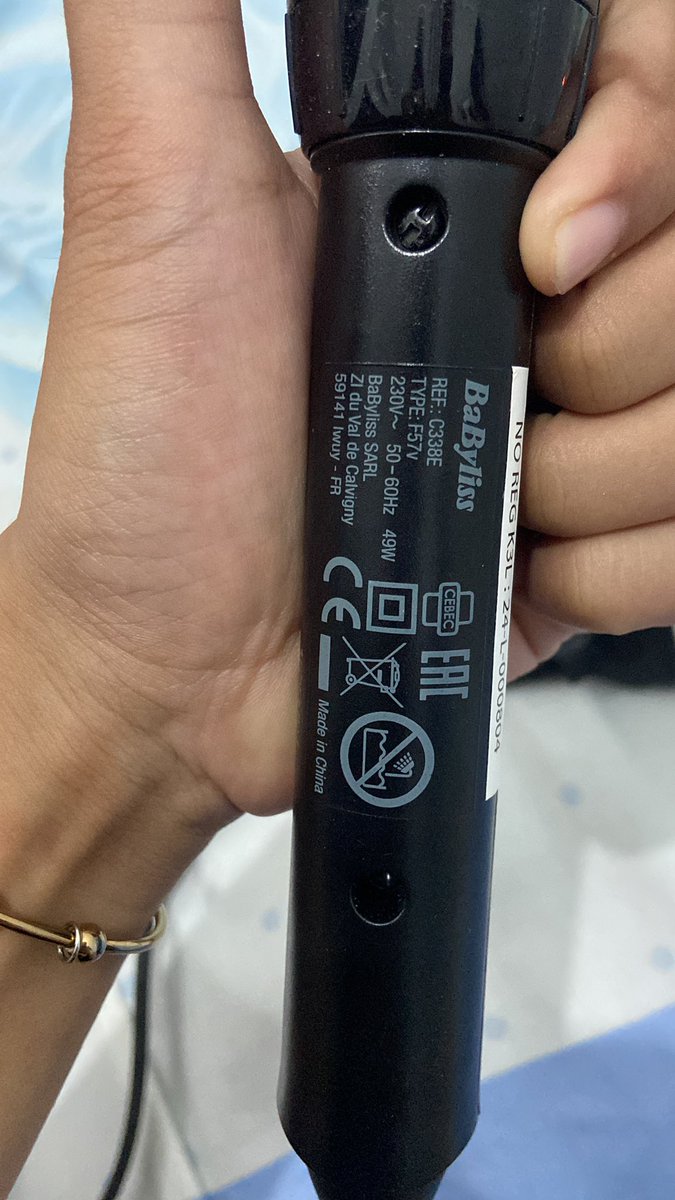wihdatul2's tweet photo. Wts catok curly babylish!!

-32 mm
-Good condition
-Garansi Onn
-Bisa oyen🍊

Dijual karna plat nya kegedean di rambut aing yang pendek https://t.co/Dd1G5kq4EV