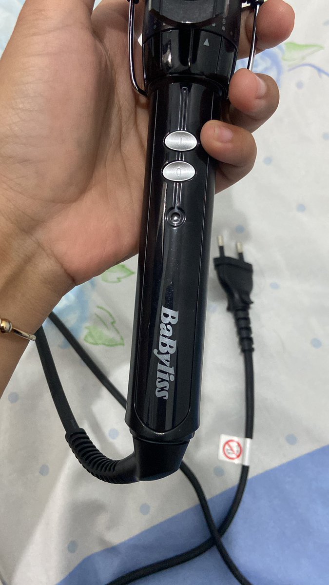 wihdatul2's tweet photo. Wts catok curly babylish!!

-32 mm
-Good condition
-Garansi Onn
-Bisa oyen🍊

Dijual karna plat nya kegedean di rambut aing yang pendek https://t.co/Dd1G5kq4EV