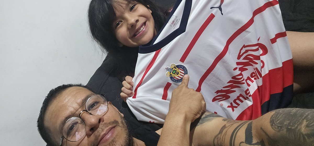 TioLarousse's tweet photo. @TUDNMEX #VencerOMorir 
¡Vamos chivas!  🐐🏆 https://t.co/D0xbH3DYA2