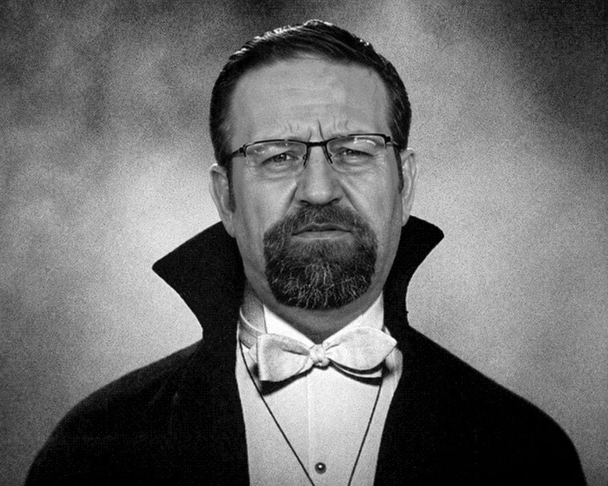 LionelMedia's tweet photo. Seb Gorka’s mindless rhetoric is beyond chilling because it blurs the line between political disagreement and national security threats. When officials hint that dissenting ideologies could fall under “extremism,” every American should feel the horripilations of terrifying. https://t.co/fQlwhvYm9H