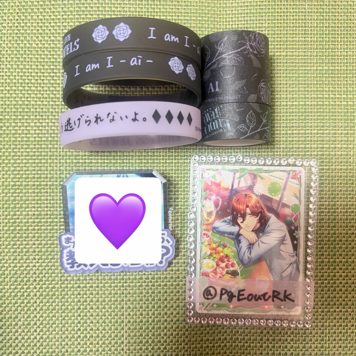 PgEoutRk's tweet photo. 【交換】うたプリ カルナイ カルライ 事前通販 グッズ 特典

譲：
マステ→藍、カミュ
ラバーバンド→藍

求：嶺二、特典のみコンプ目的でカミュ優先(2枚目画像参照)

郵送またはお日にち合えば都内手渡し、神戸両日現地交換。
検索からもお声がけお待ちしております。 https://t.co/f8dMsO50bK